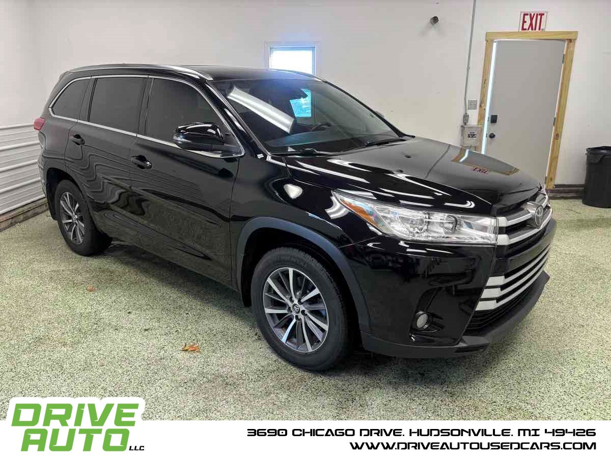 2017 Toyota Highlander XLE's photo