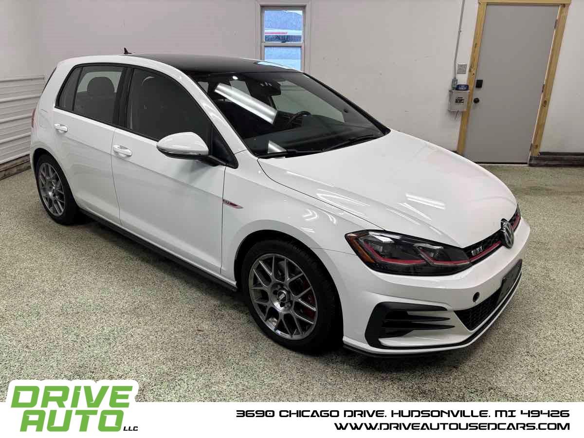 2018 Volkswagen Golf GTI SE's photo