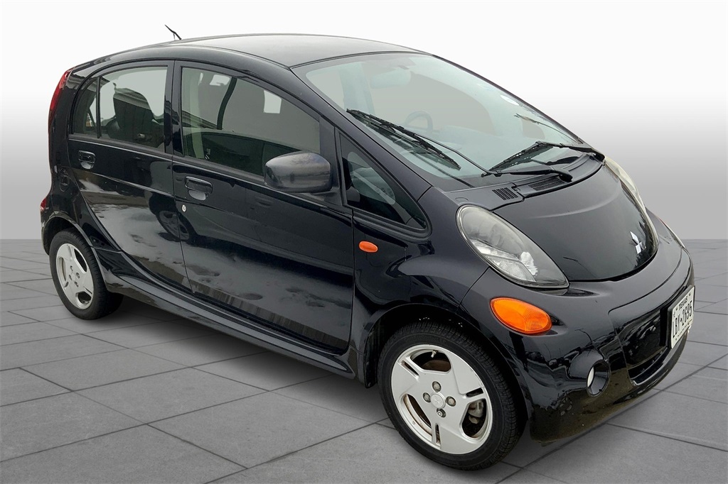 2014 Mitsubishi i-MiEV ES's photo