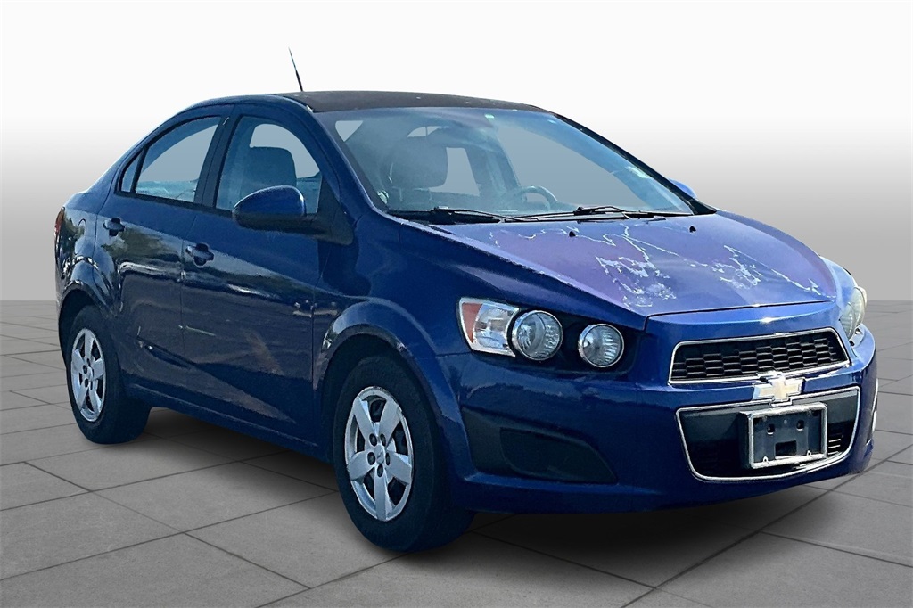 2013 Chevrolet Sonic LS's photo