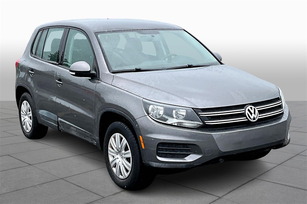 2013 Volkswagen Tiguan S's photo