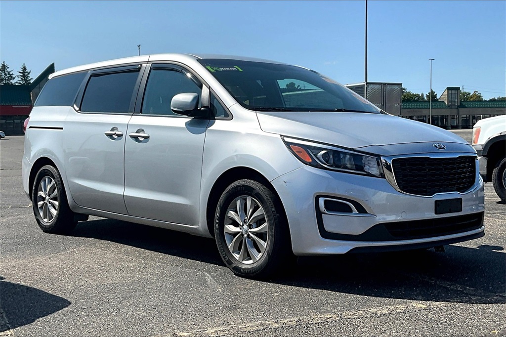 2019 Kia Sedona LX's photo