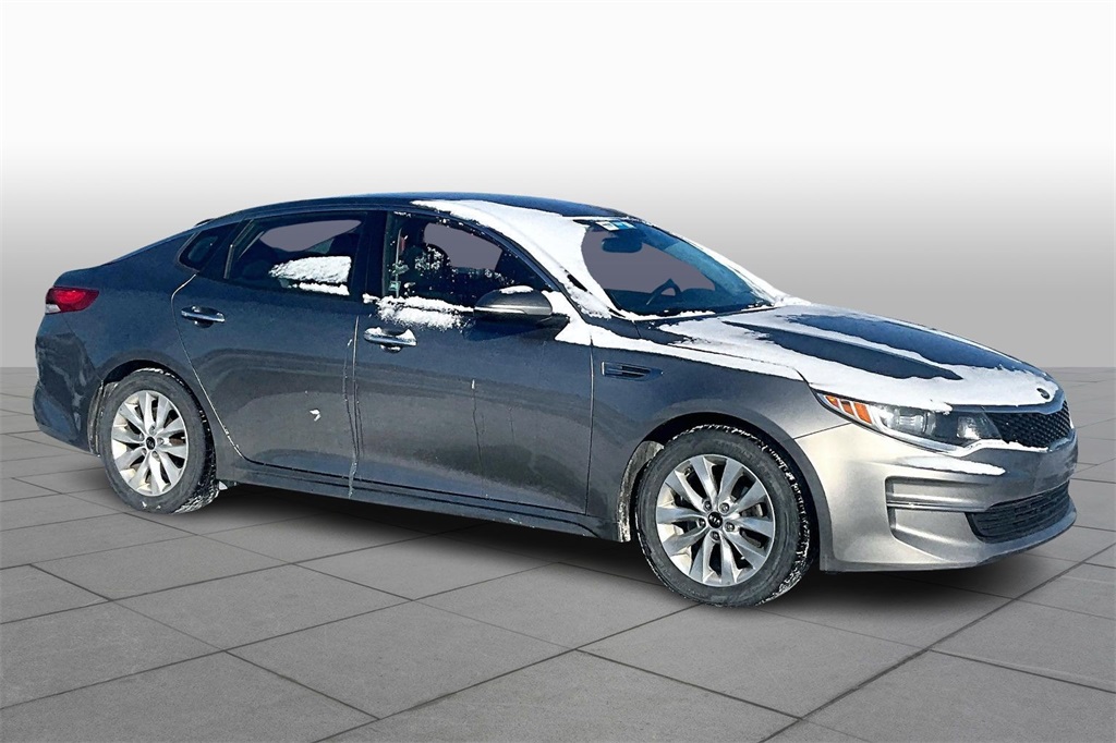 2017 Kia Optima LX's photo