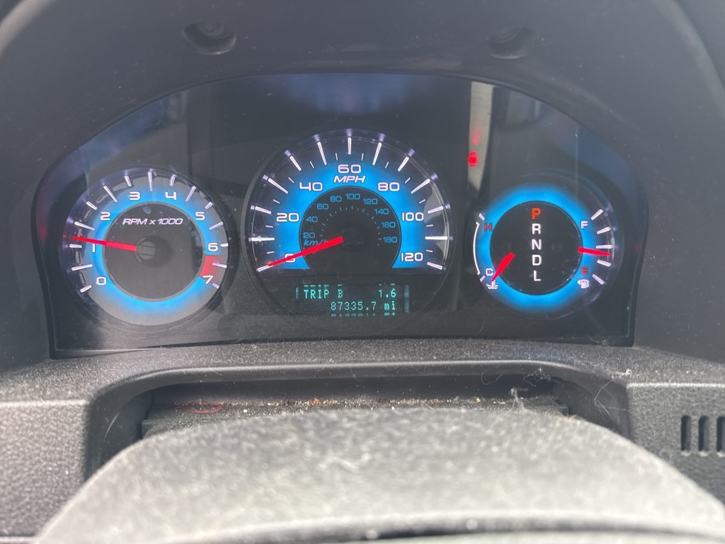 2010 Ford Fusion SE's photo