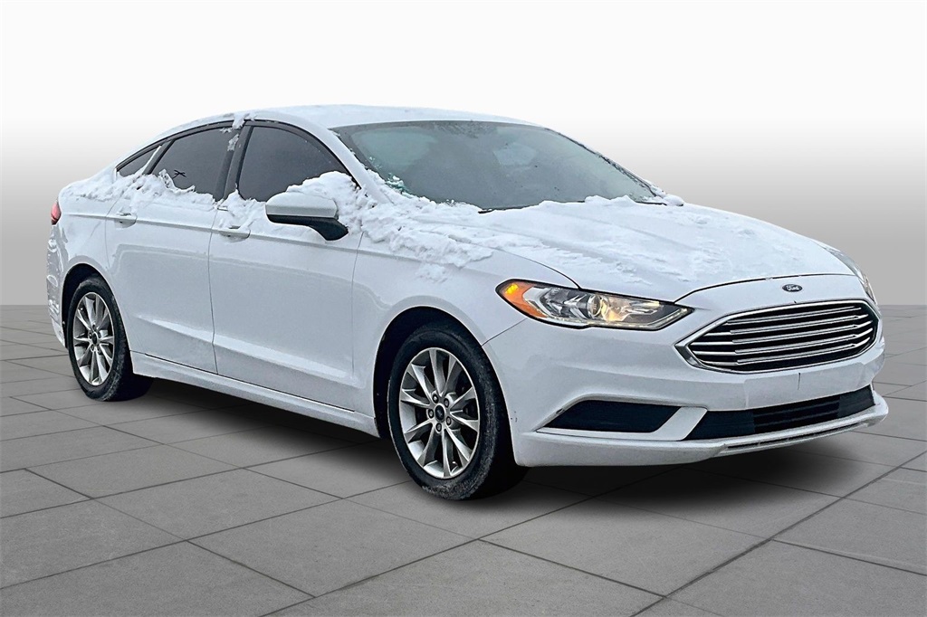 2017 Ford Fusion SE's photo