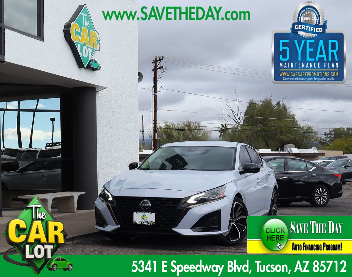 2023 Nissan Altima SR's photo