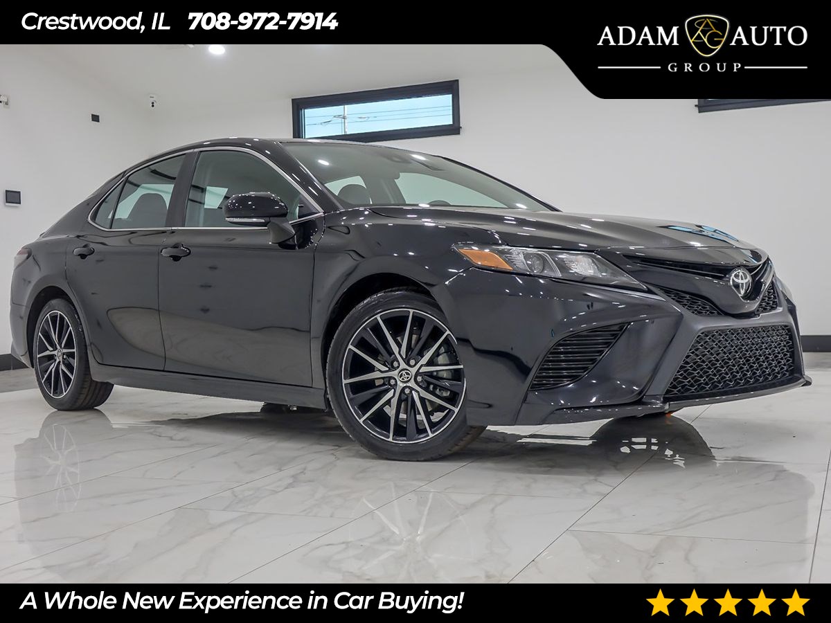 2022 Toyota Camry SE's photo