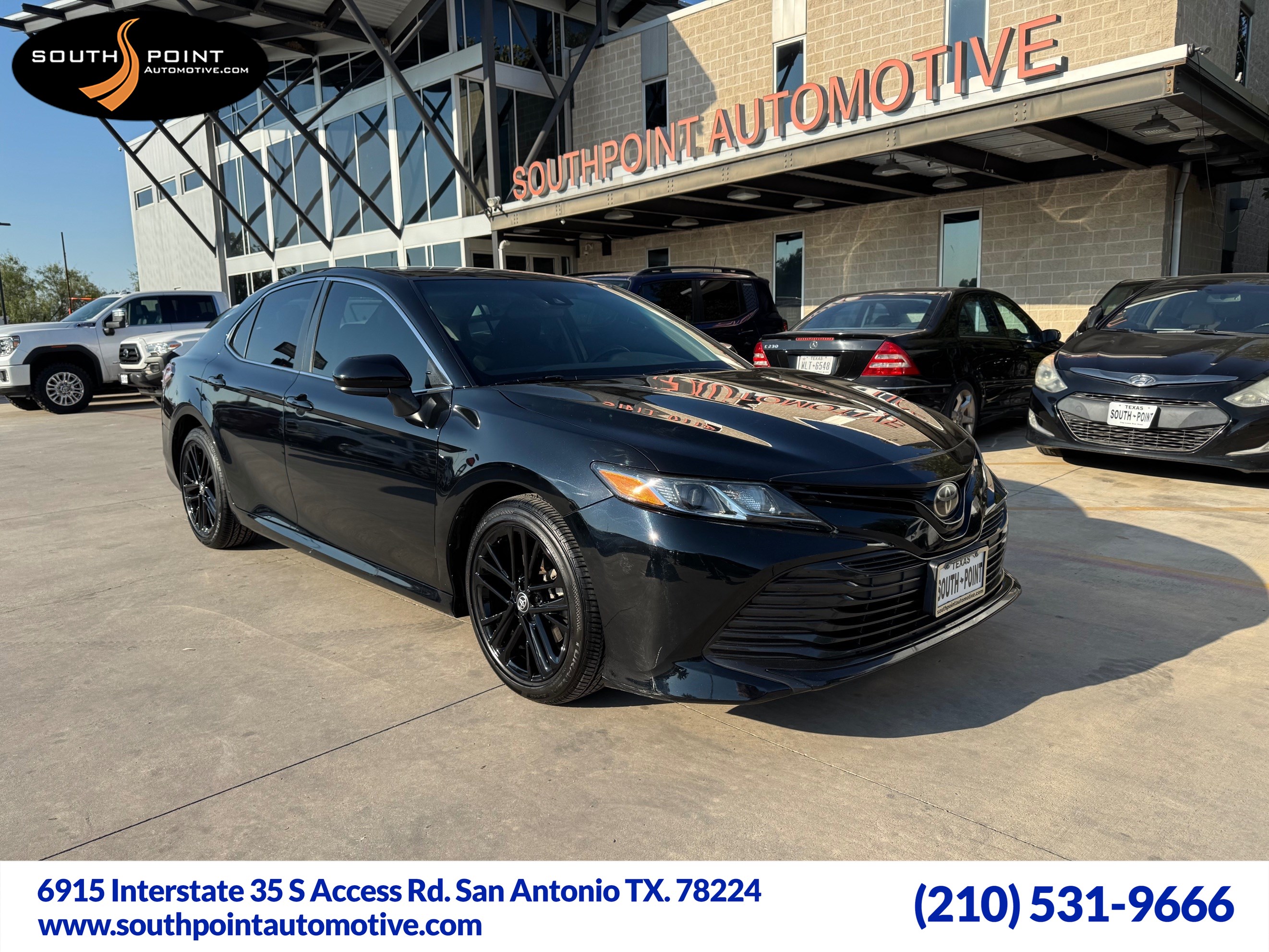 2020 Toyota Camry LE's photo