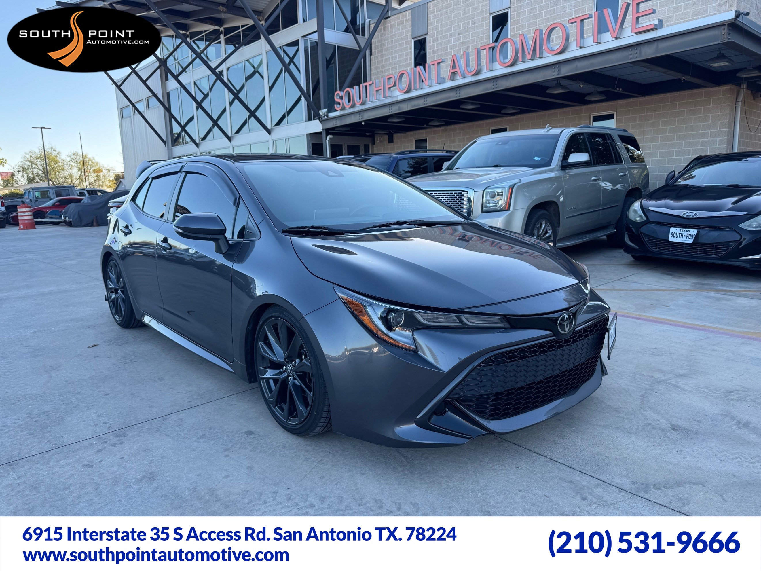 2022 Toyota Corolla Hatchback SE's photo