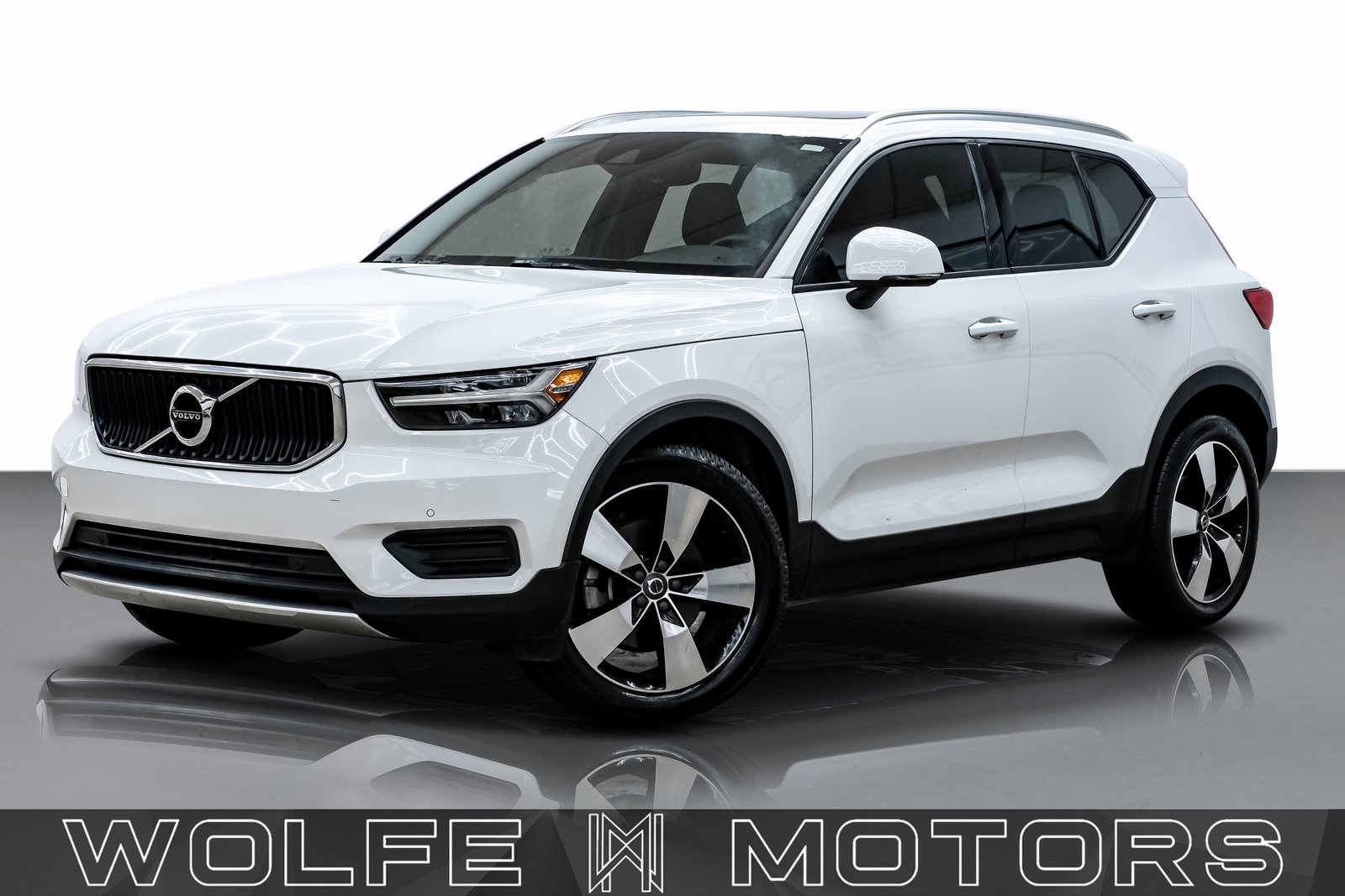2020 Volvo XC40 Momentum's photo