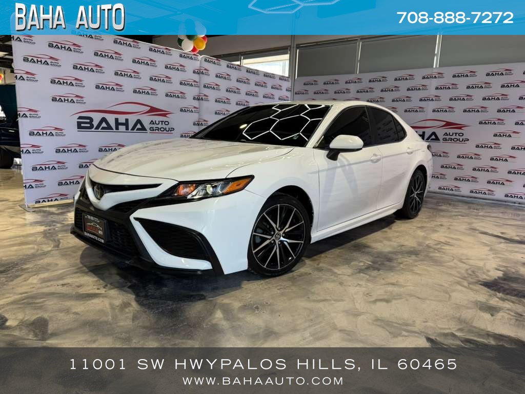 2021 Toyota Camry SE's photo