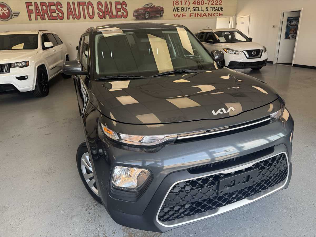 2022 Kia Soul LX's photo