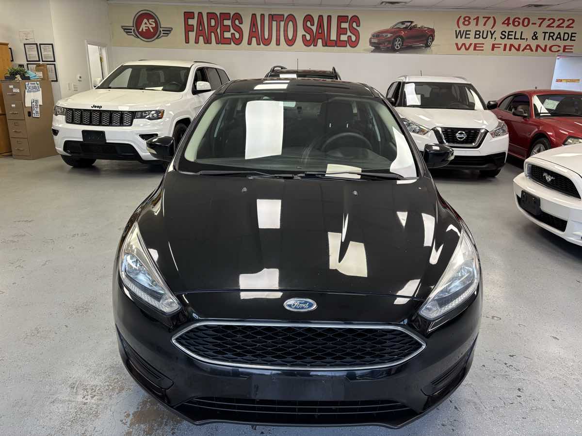2015 Ford Focus SE's photo