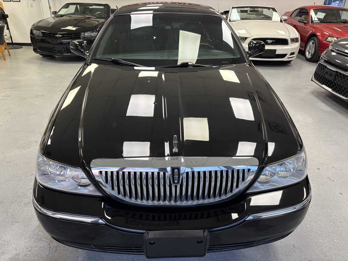 2009 Lincoln Town Car Signature Limited