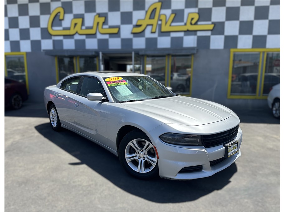 2019 Dodge Charger SXT's photo
