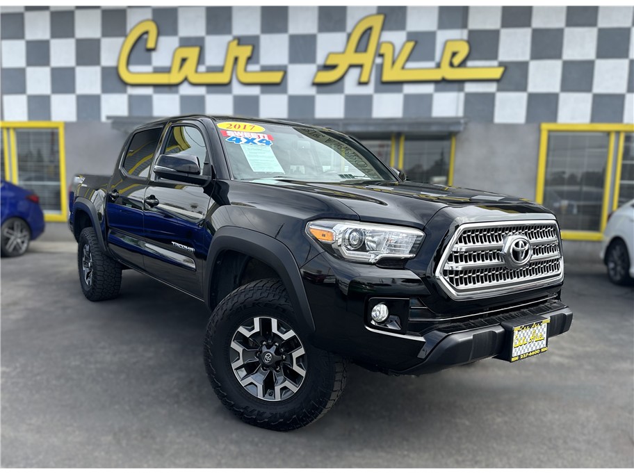 2017 Toyota Tacoma TRD Off Road's photo