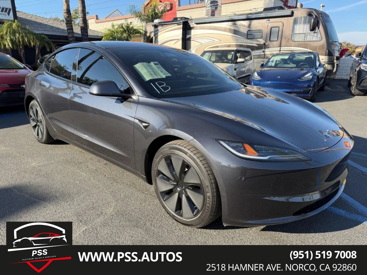 2025 Tesla Model 3 Performance's photo