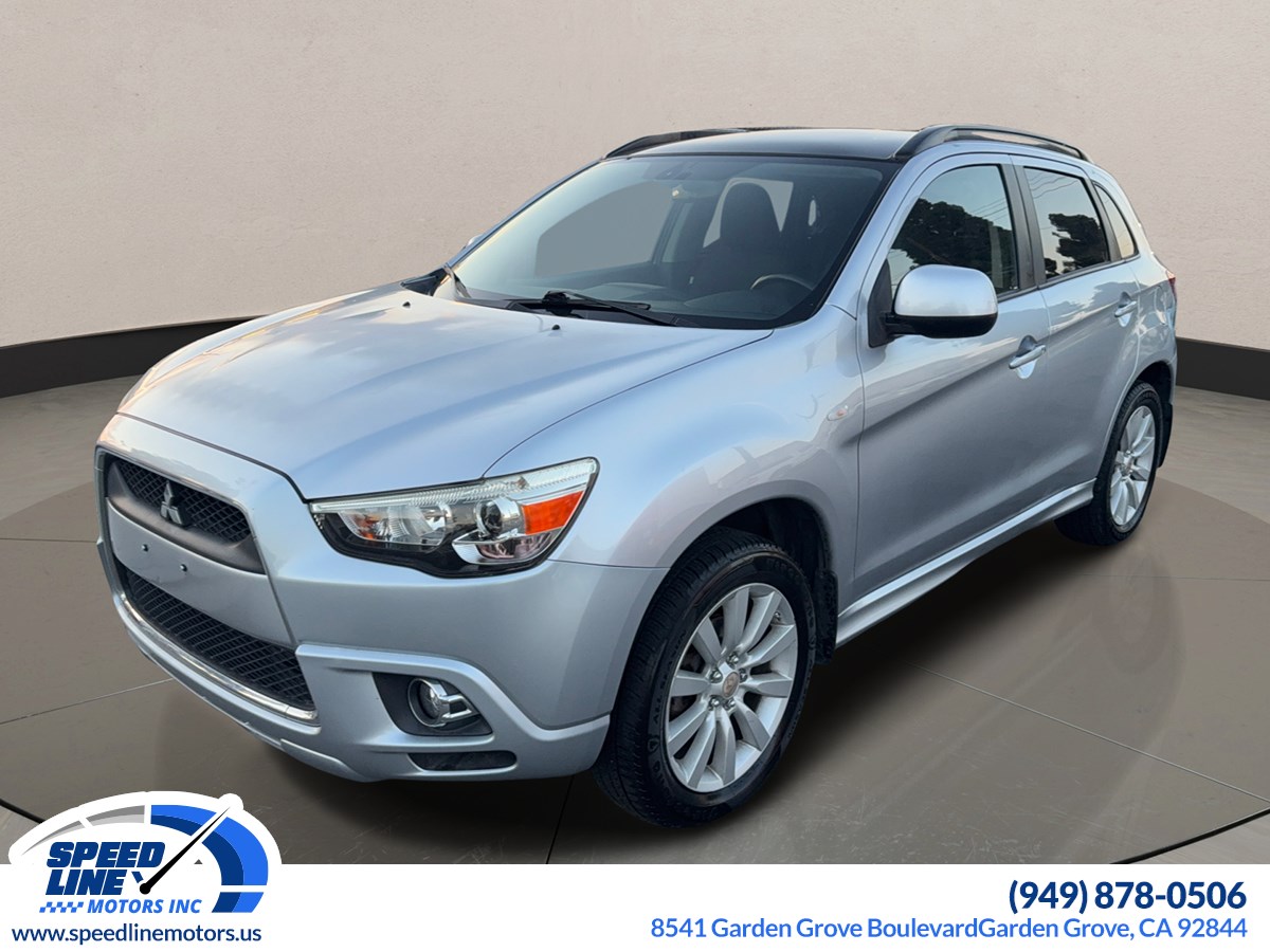 2011 Mitsubishi Outlander Sport SE's photo