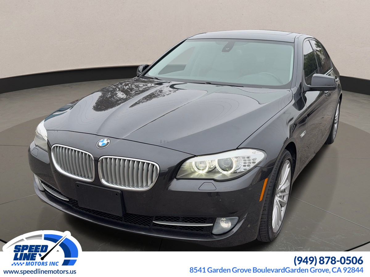 2011 BMW 5 Series 550i's photo