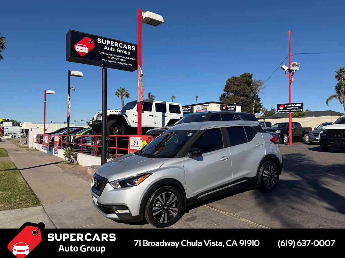 2020 Nissan Kicks SR's photo