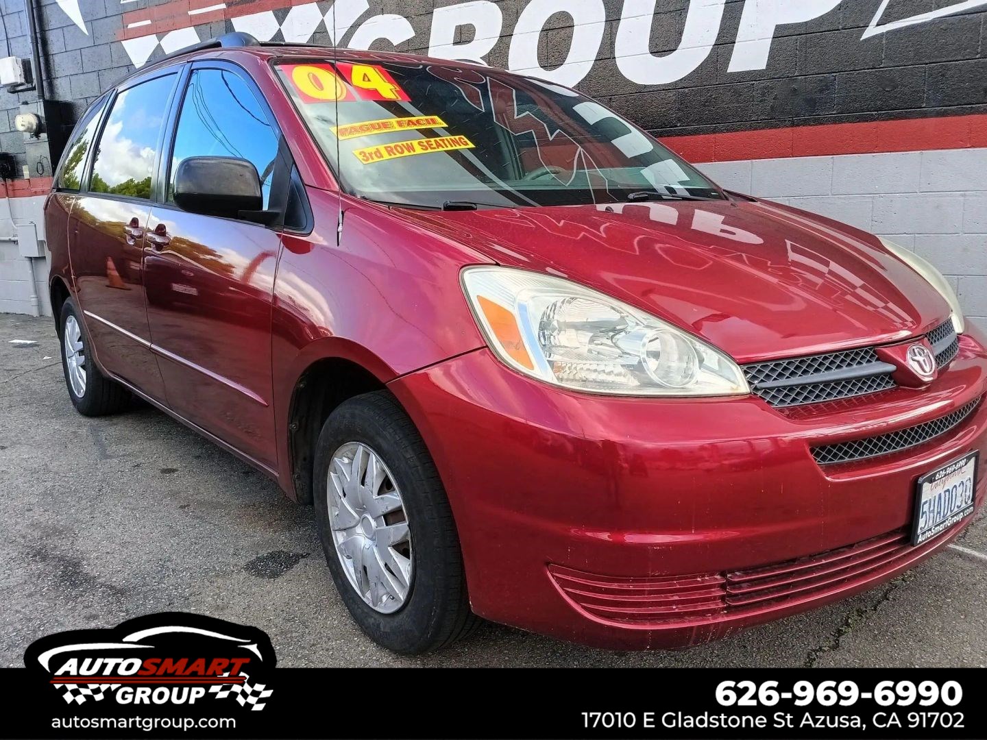 2004 Toyota Sienna LE's photo