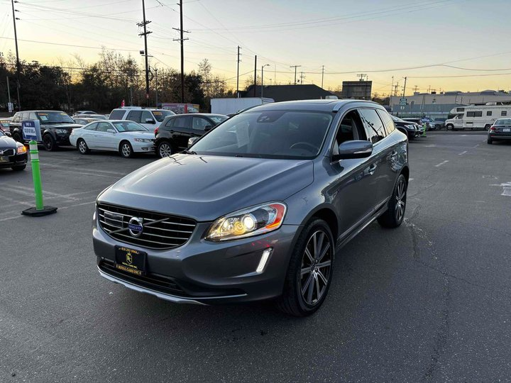 2016 Volvo XC60 Platinum