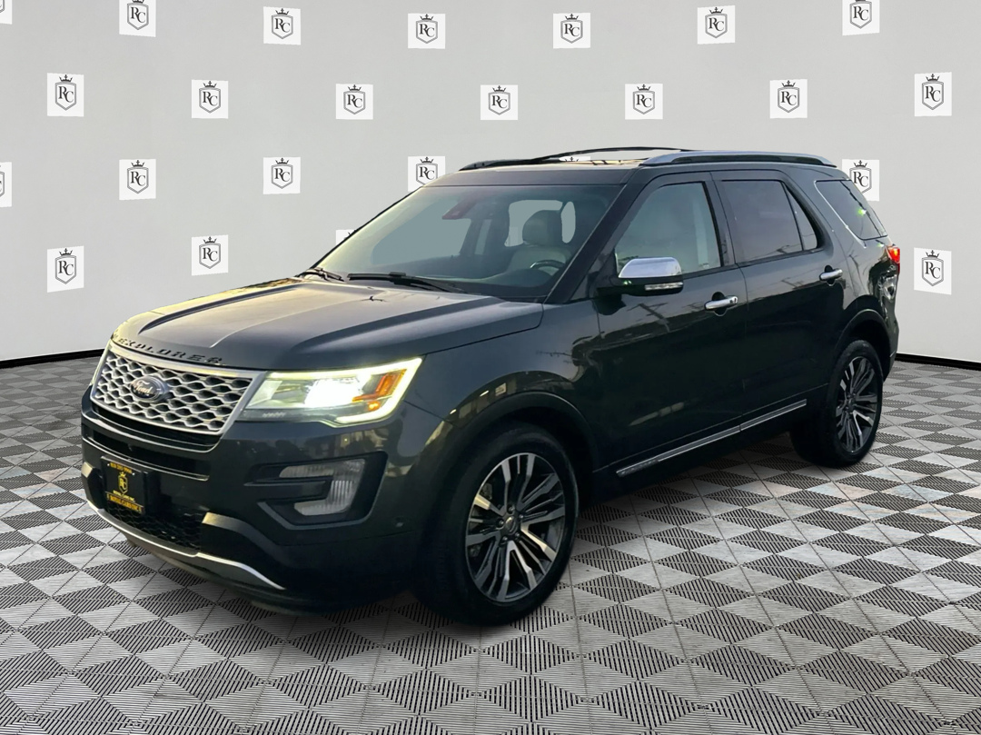 2016 Ford Explorer Platinum's photo