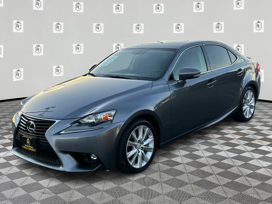 2016 Lexus IS Base's photo