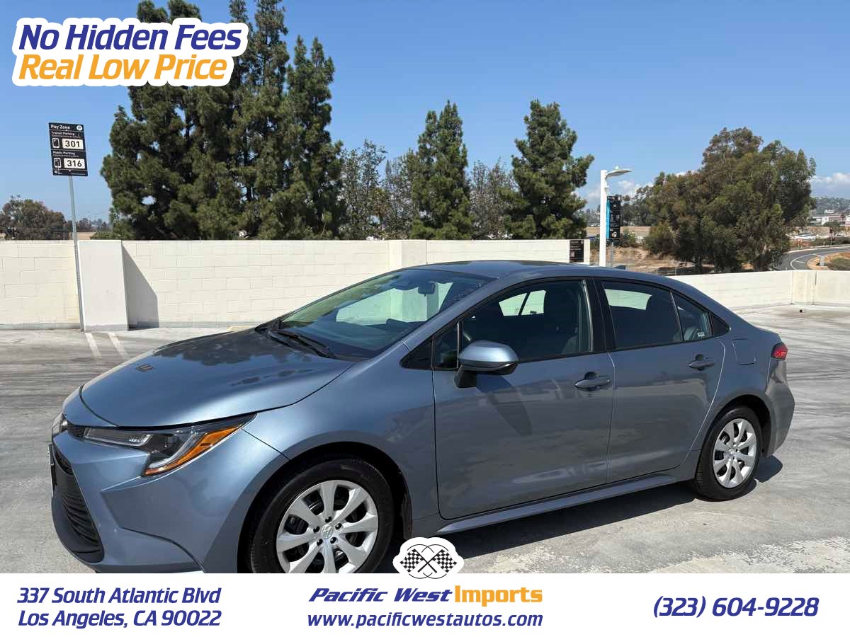 2025 Toyota Corolla LE's photo