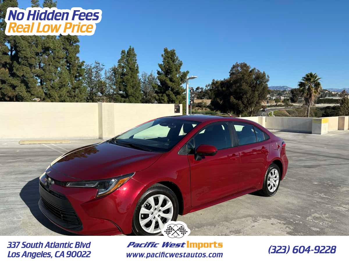 2025 Toyota Corolla LE's photo