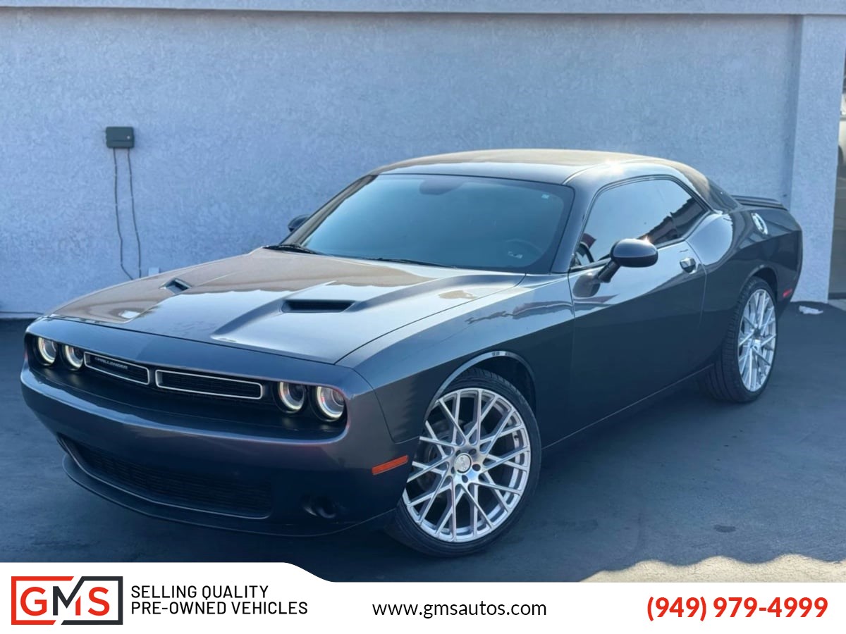 2019 Dodge Challenger SXT's photo