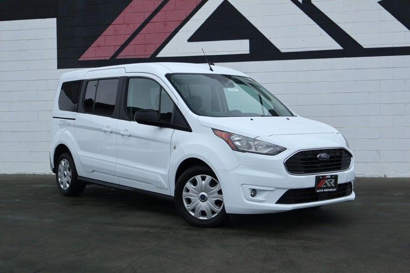 2022 Ford Transit Connect XLT's photo