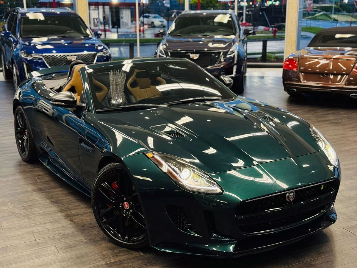 2016 Jaguar F-Type R's photo