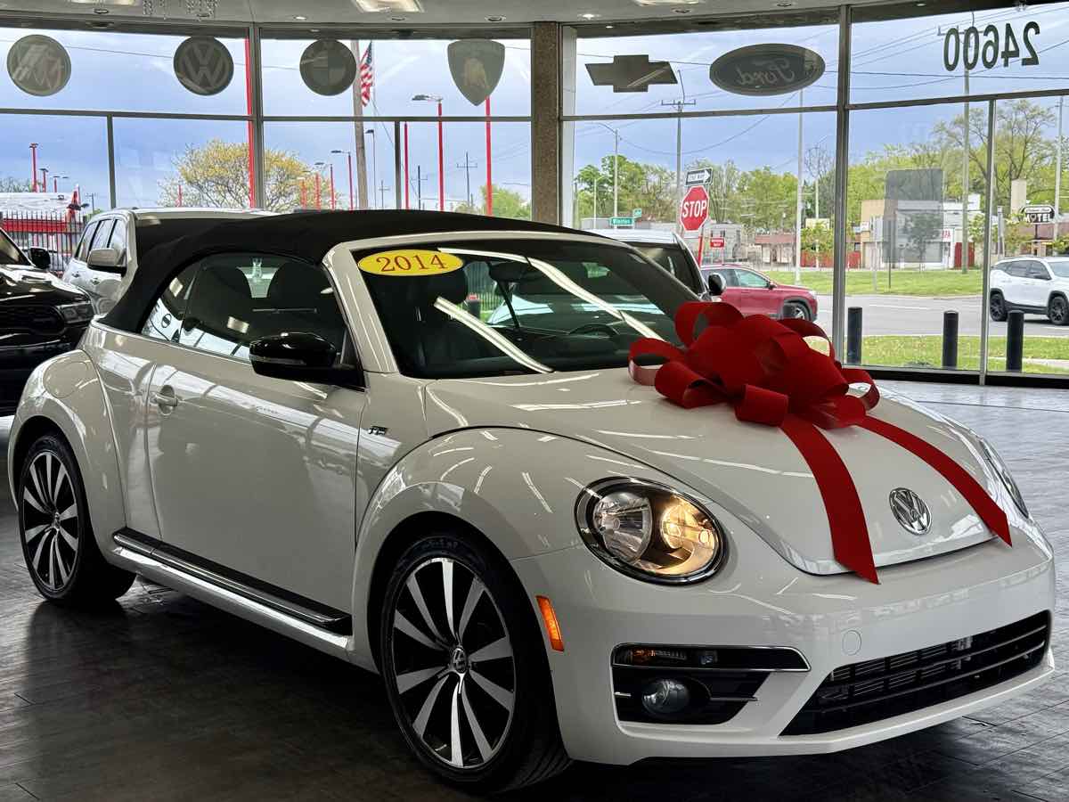 2014 Volkswagen Beetle 2.0T R-Line Conv. w/ Sound DSG PZEV's photo