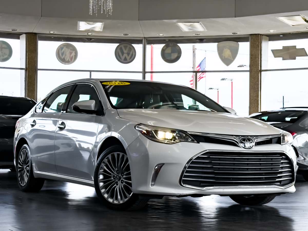 2016 Toyota Avalon Limited's photo