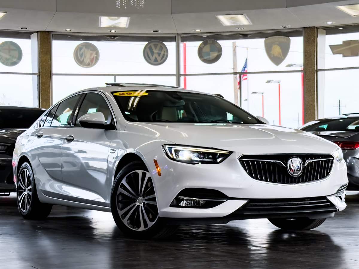 2019 Buick Regal Sportback Essence's photo