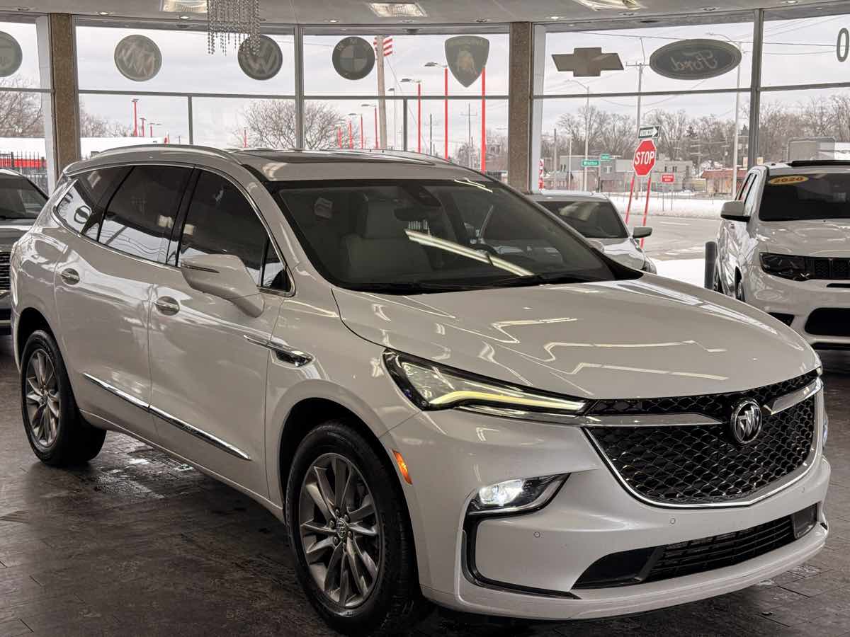 2023 Buick Enclave Avenir's photo