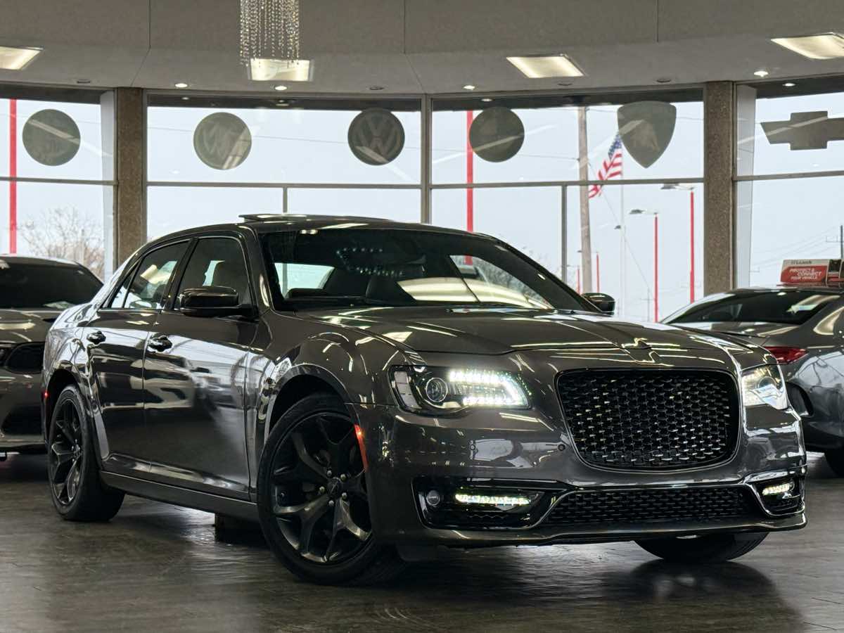 2022 Chrysler 300 S's photo