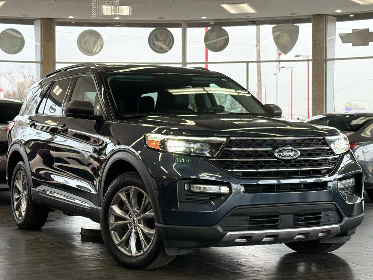 2023 Ford Explorer XLT's photo