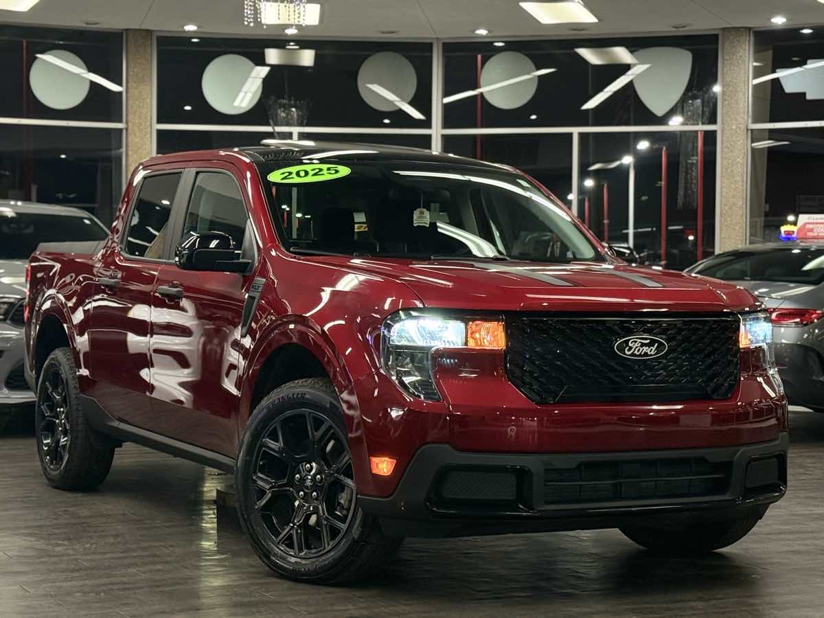 2025 Ford Maverick XLT's photo