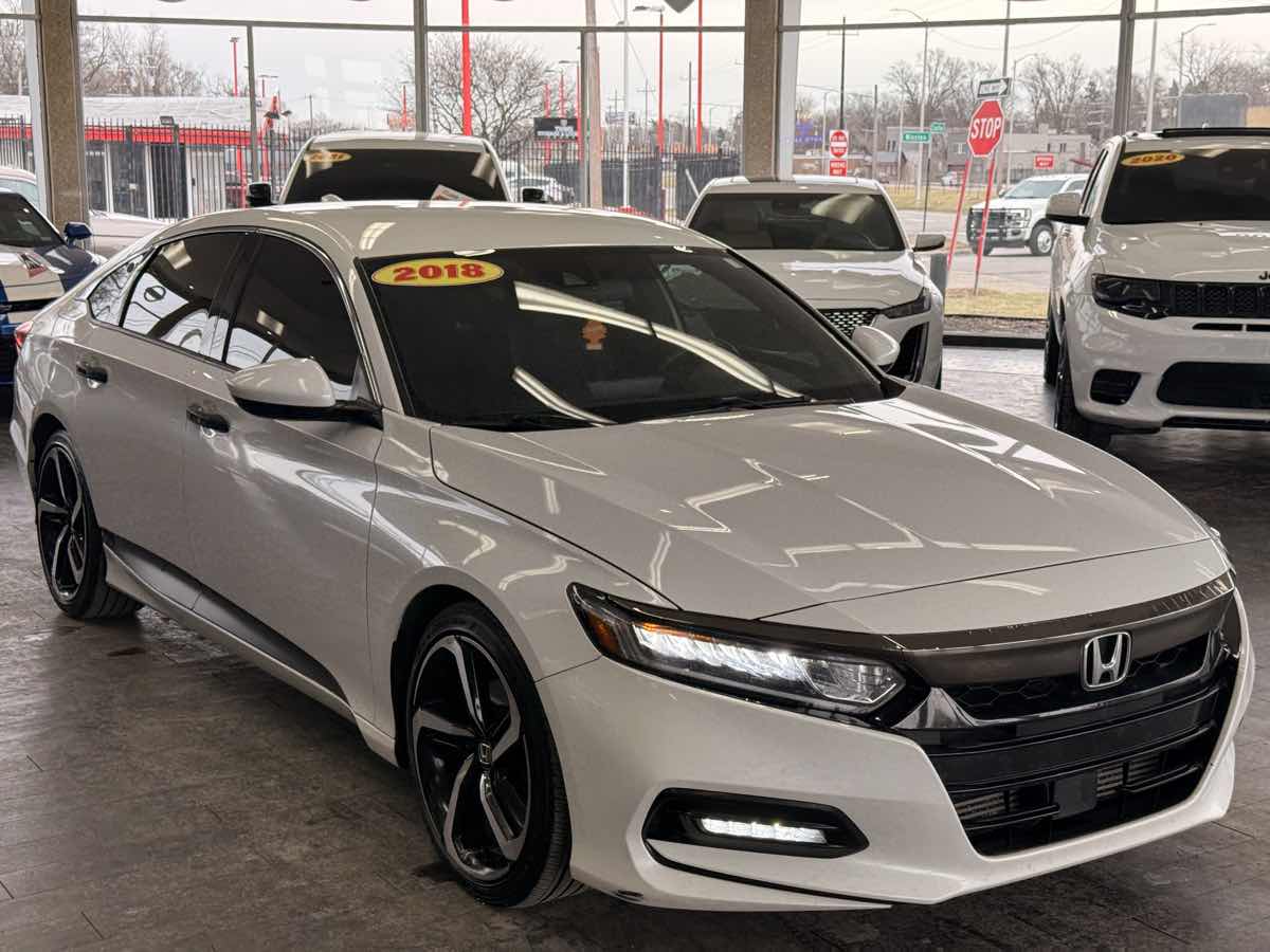2018 Honda Accord Sport's photo