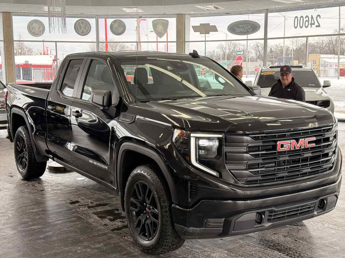 2023 GMC Sierra 1500 Pro's photo