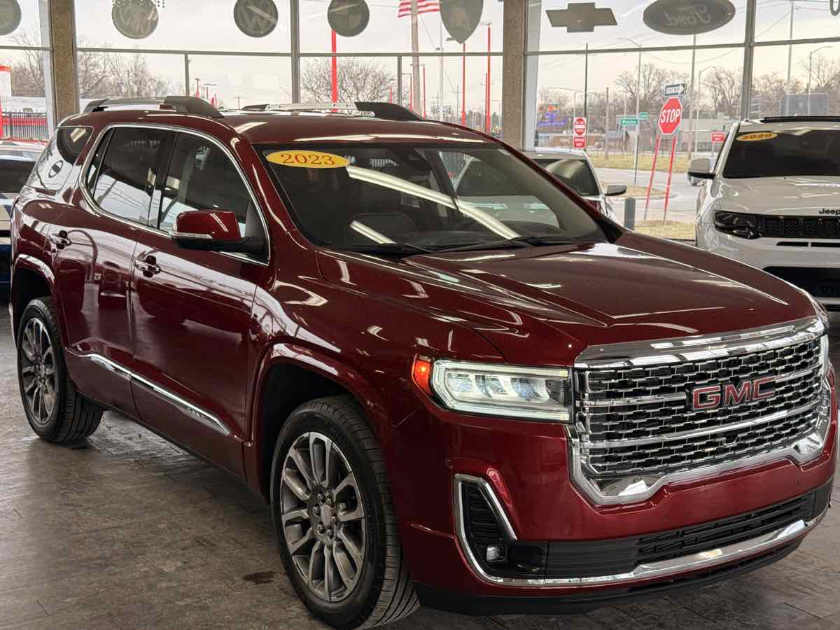 2023 GMC Acadia Denali's photo
