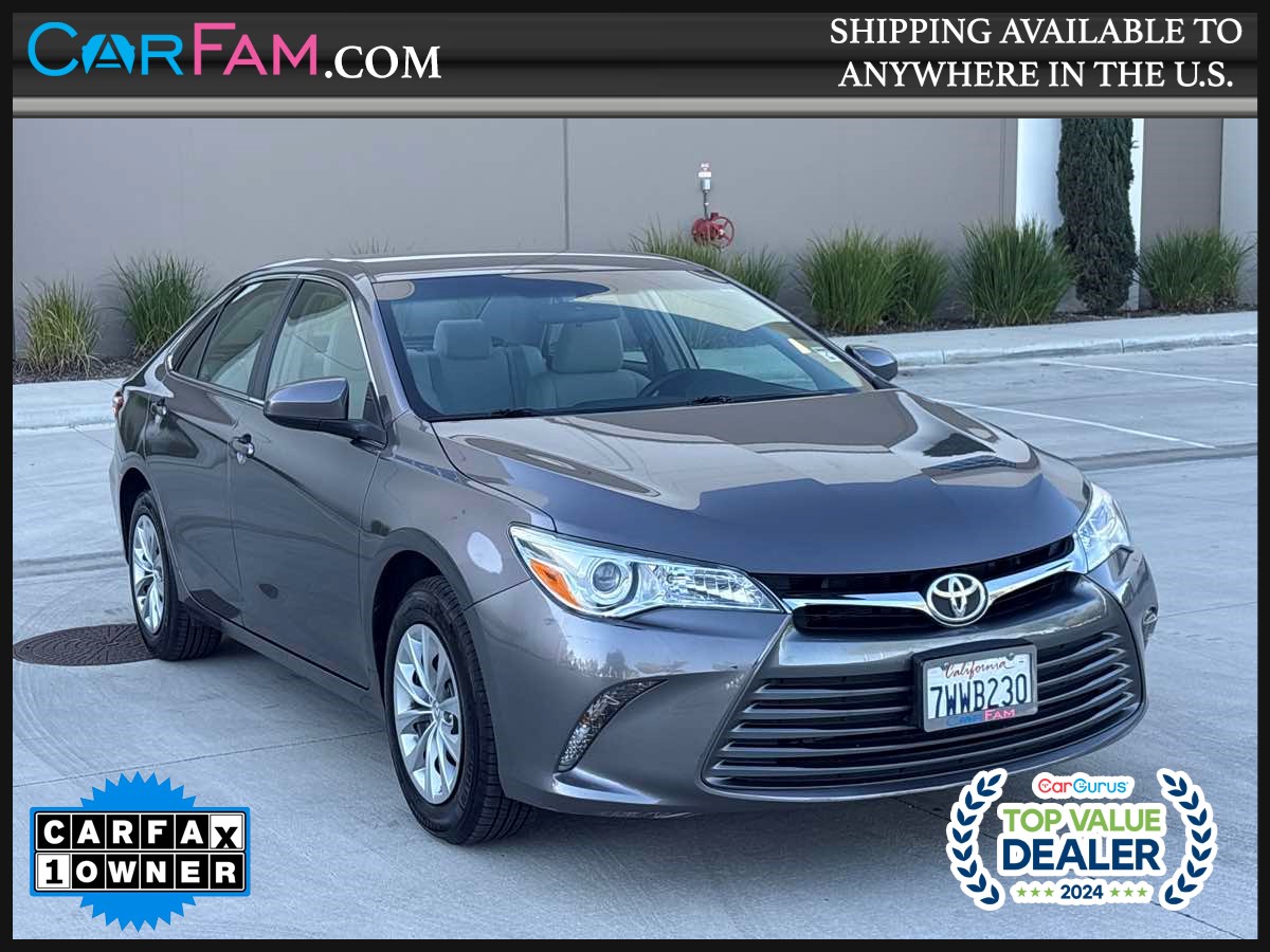 2017 Toyota Camry LE's photo