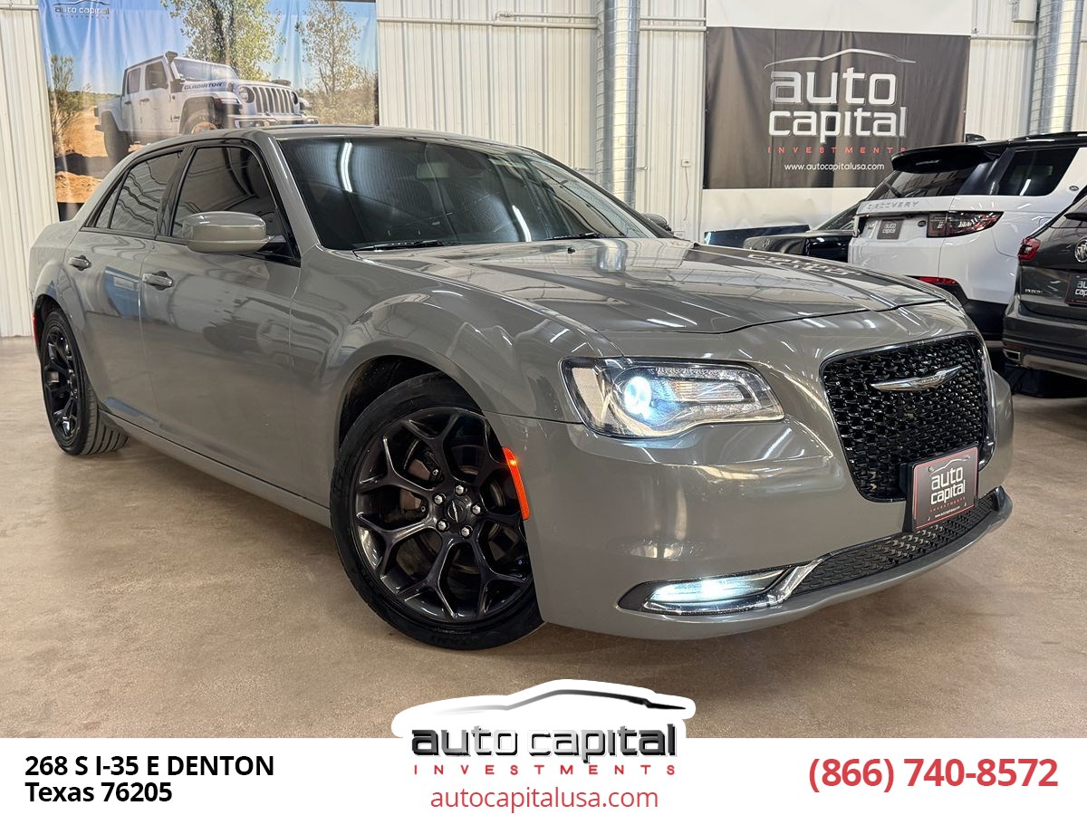 2019 Chrysler 300 S's photo