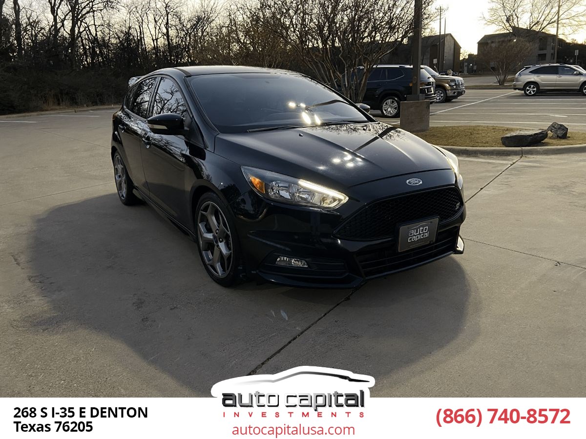 2017 Ford Focus ST's photo