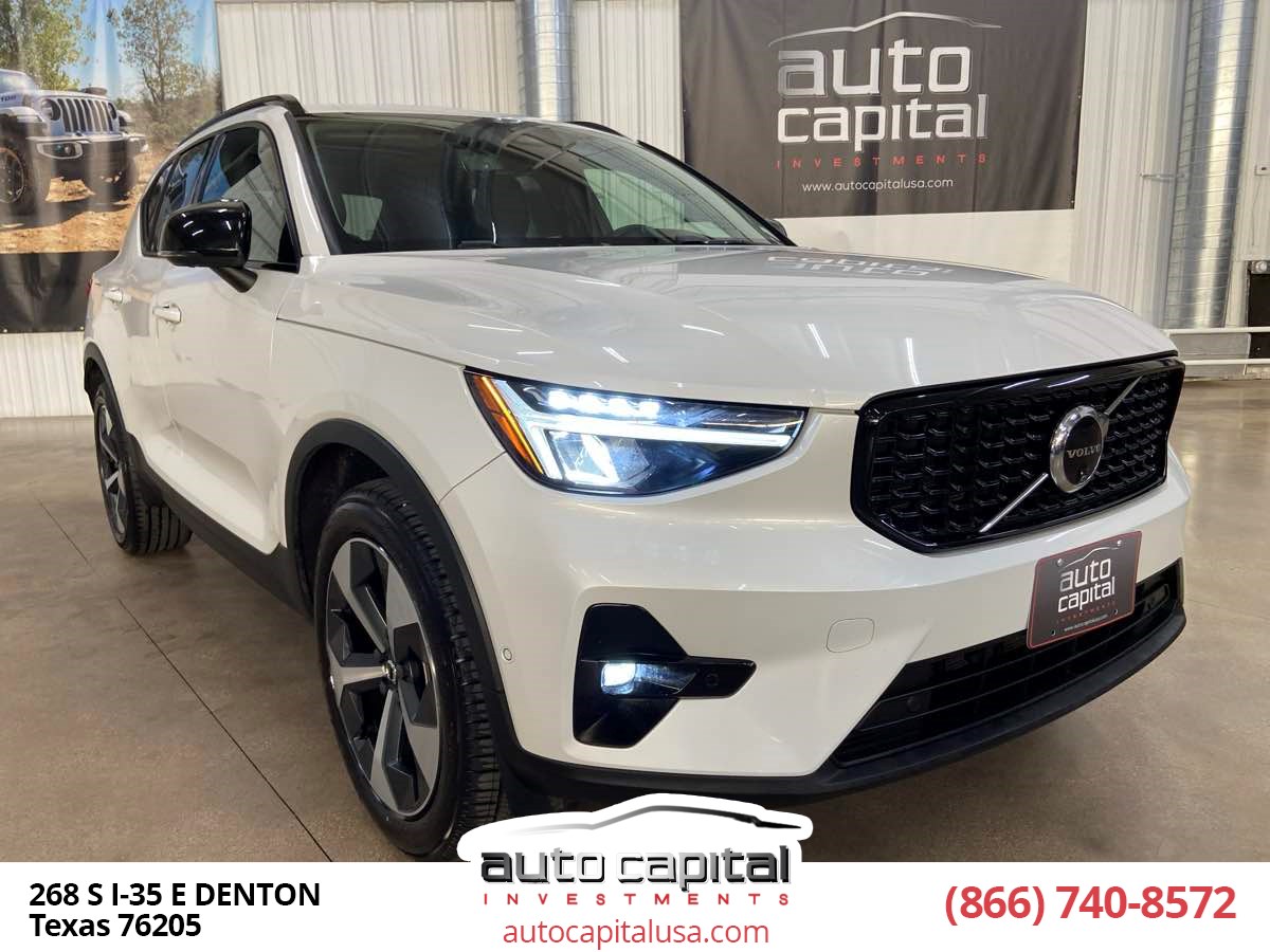 2024 Volvo XC40 Plus's photo