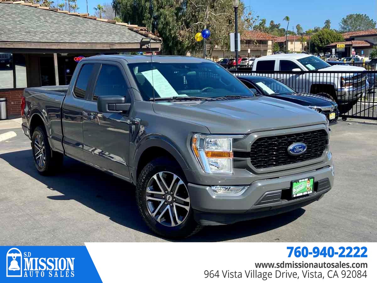 2021 Ford F-150 XL's photo