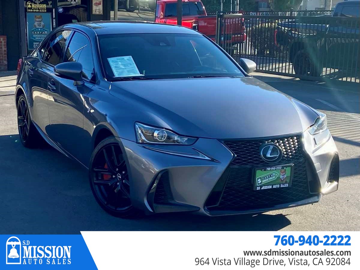 2017 Lexus IS 200t's photo