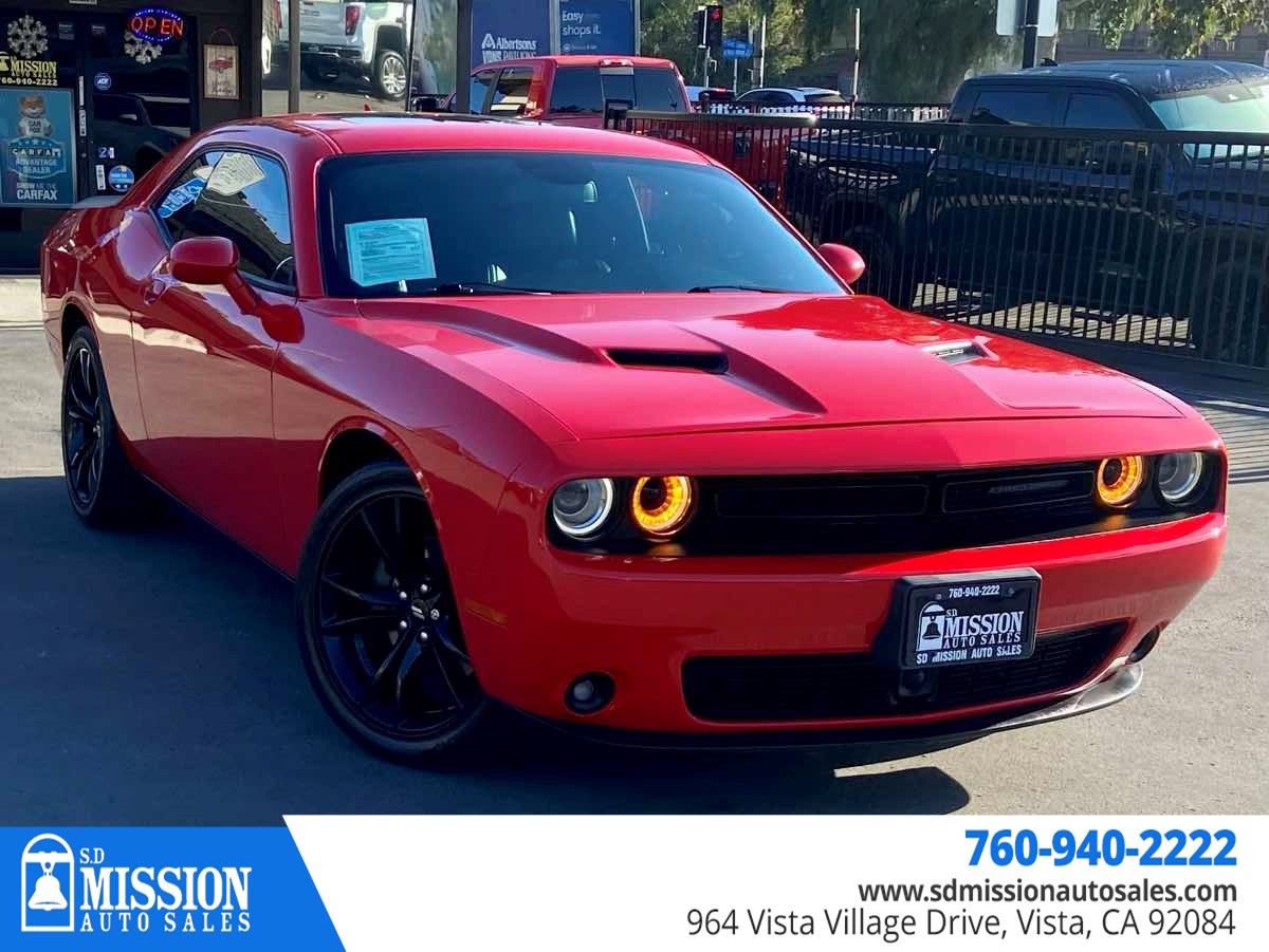 2017 Dodge Challenger SXT Plus's photo